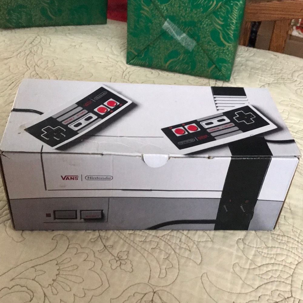 Nintendo Donkey Kong Vans size 7.0